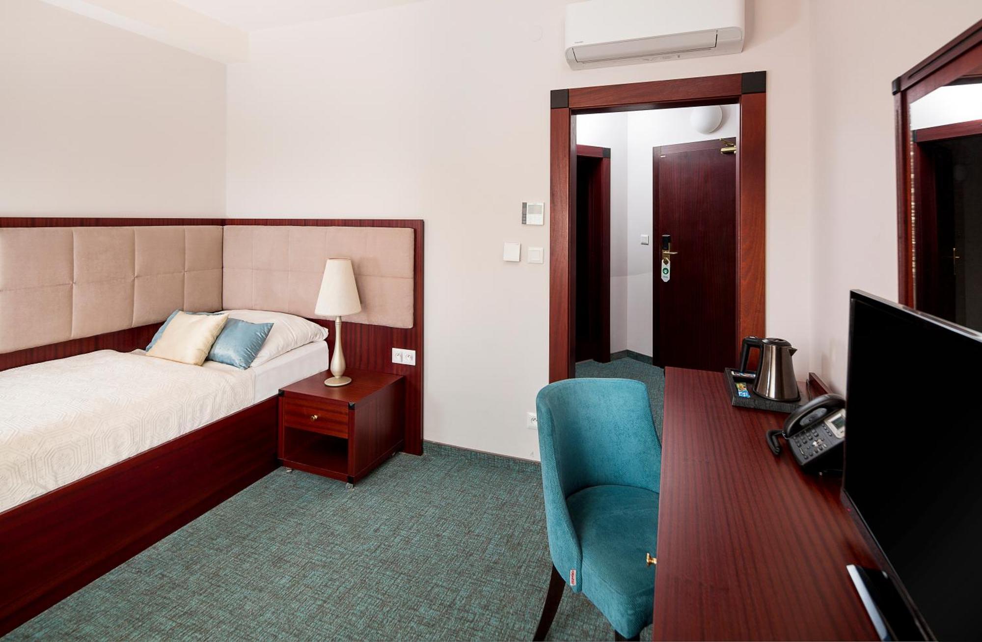 Hotel Kultura Ruzomberok Extérieur photo